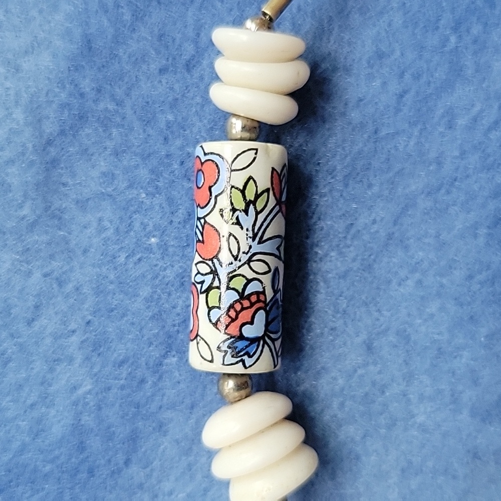 Vintage Flower Bead And Puka Shell Necklace 15 in. - Picture 8 of 9